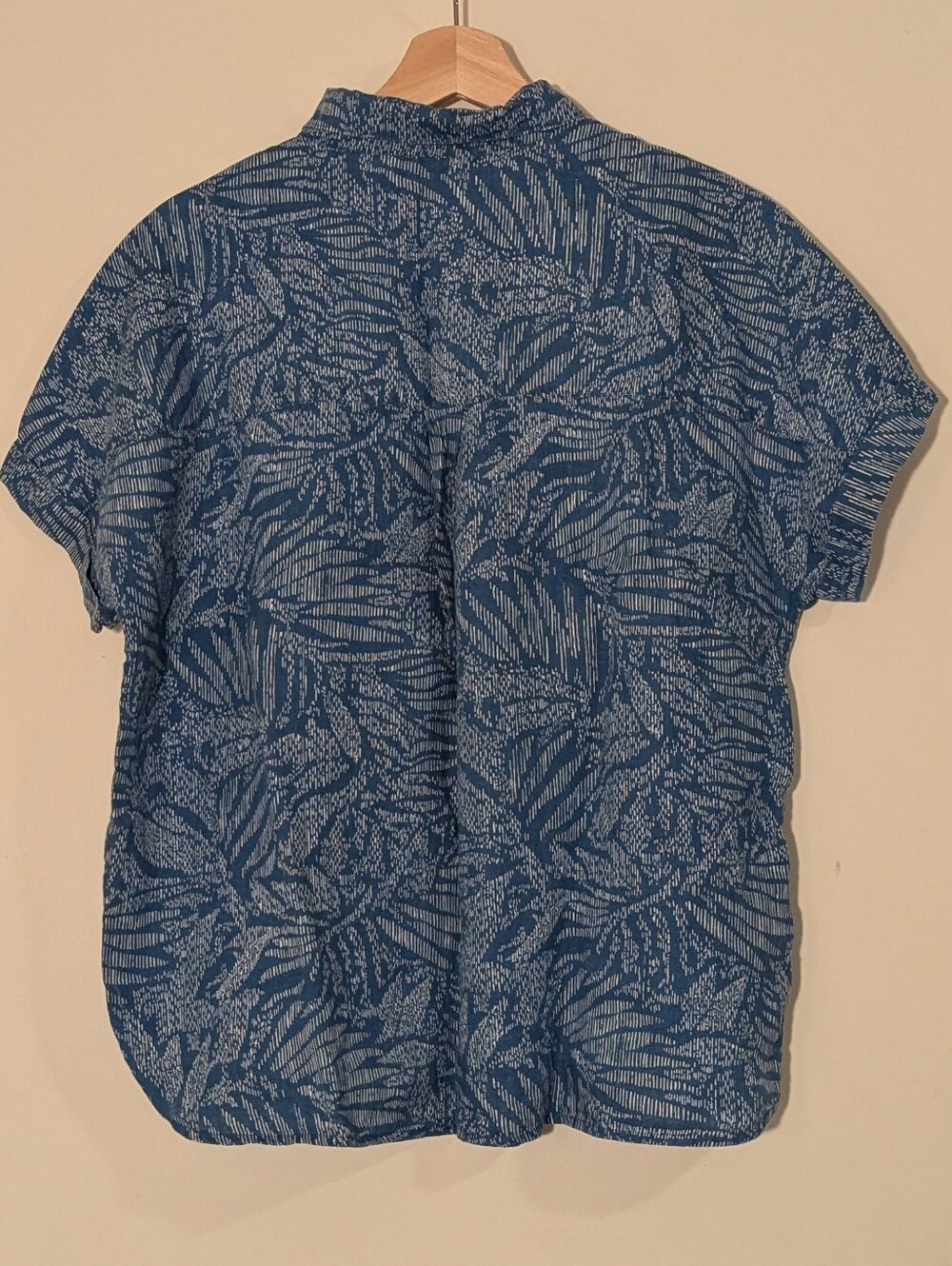Sigrid Olsen Linen Blue Leaf-Print Short Sleeve Button Shirt, L - Picture 2 of 8